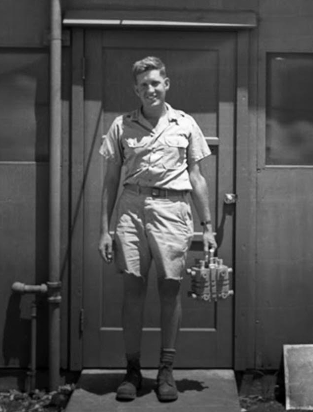 Harold_Agnew_plutonium_core_1